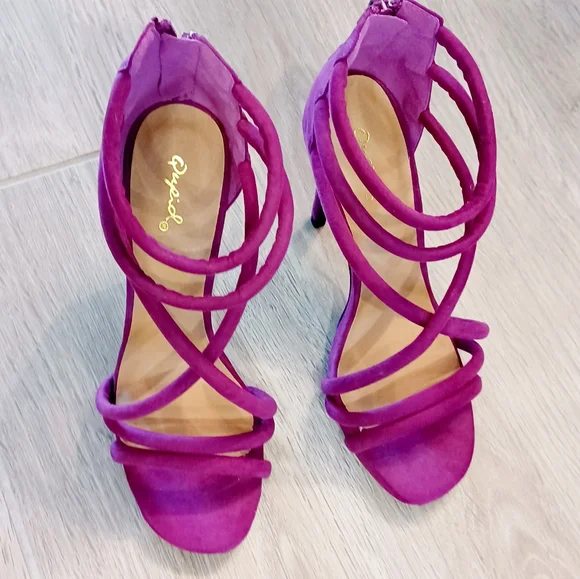 Quipid Women's Purple High Heeled Strappy Sandals Purple Plum Size 8 NEW - Picture 2 of 8